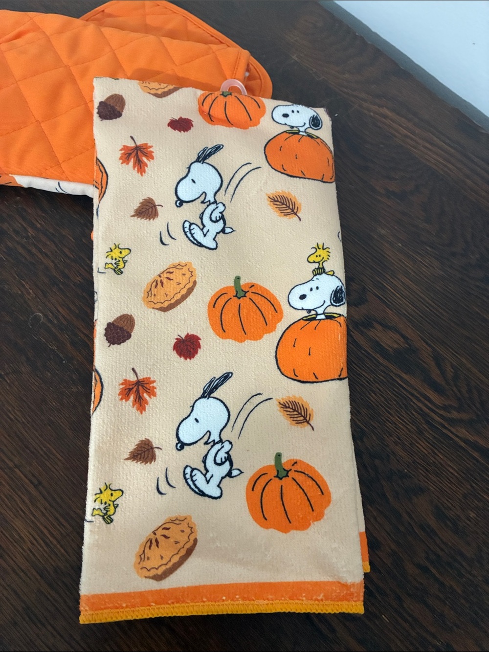 NWT- Peanuts- Snoopy- Fall Themed- 3pc- Oven Mitt, Pot Holder & Towel Set - Picture 7 of 16
